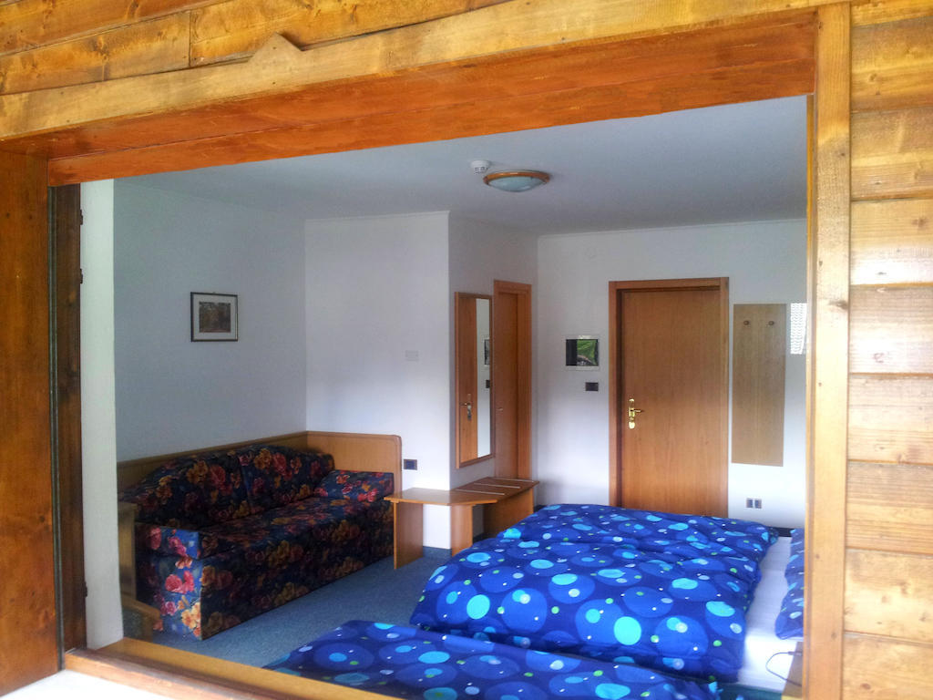 Hotel Rosalpina Rocca Pietore Rum bild
